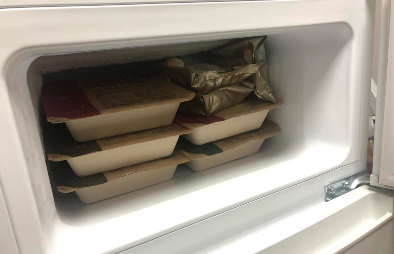 一人暮らしの筆者の冷凍庫にナッシュを保存した写真